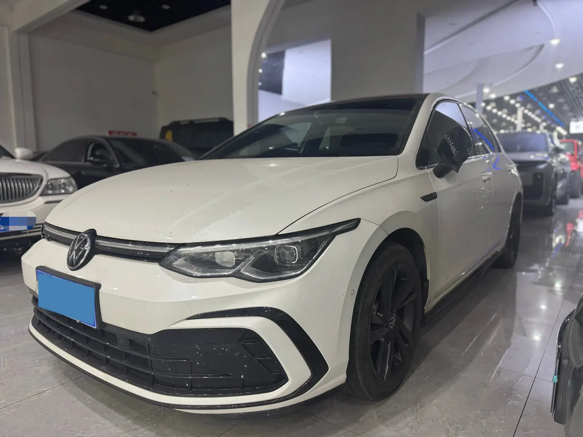 2023 VOLKSWAGEN GOLF view 1