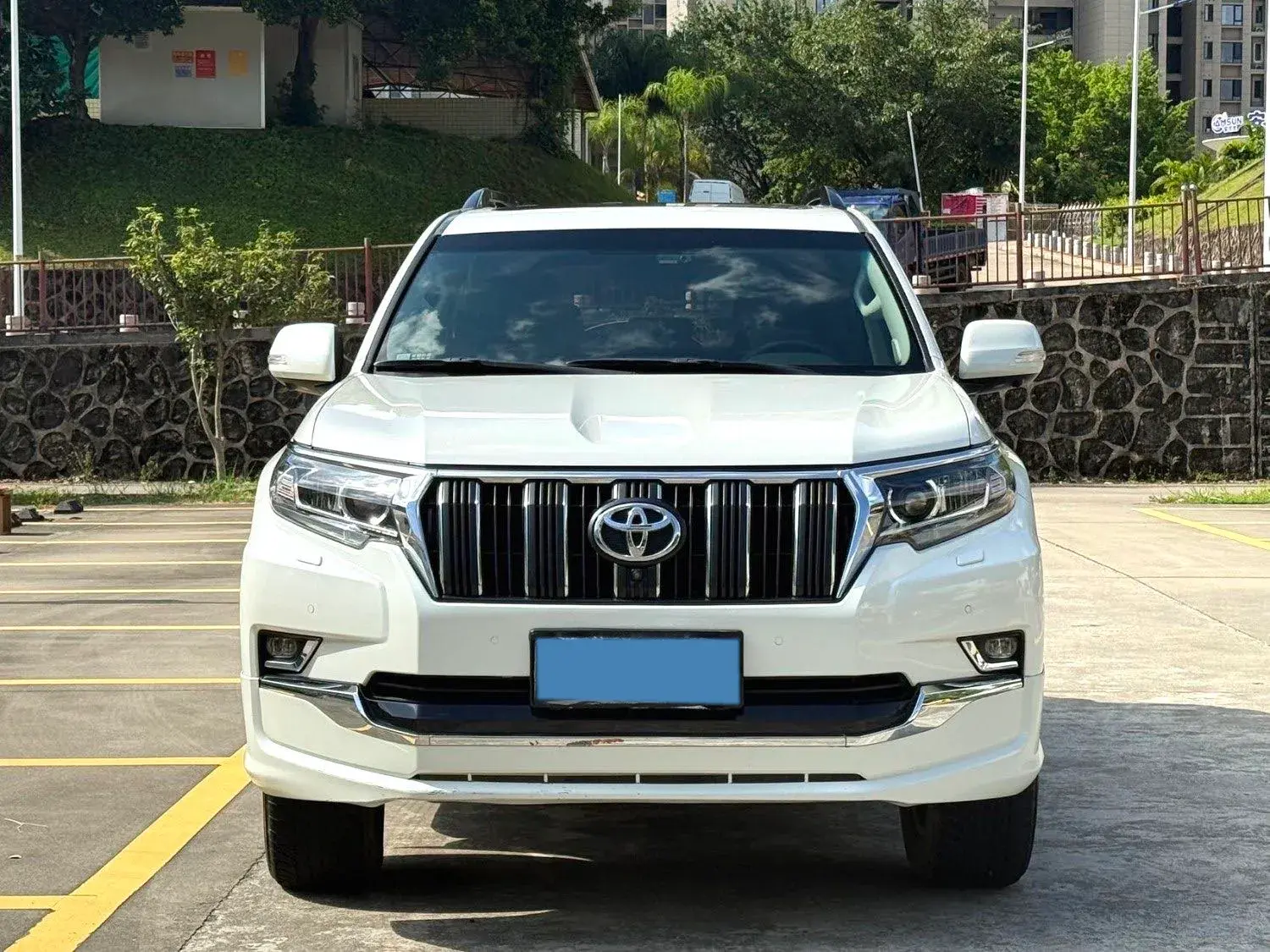 2018 TOYOTA LAND thumbnail 2