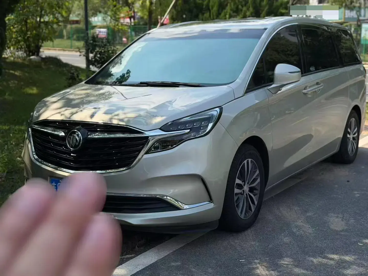 2022 BUICK GL8 view 1