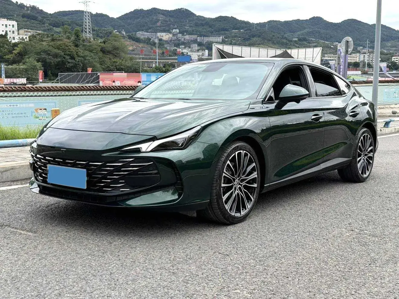2023 MG 7 view 1