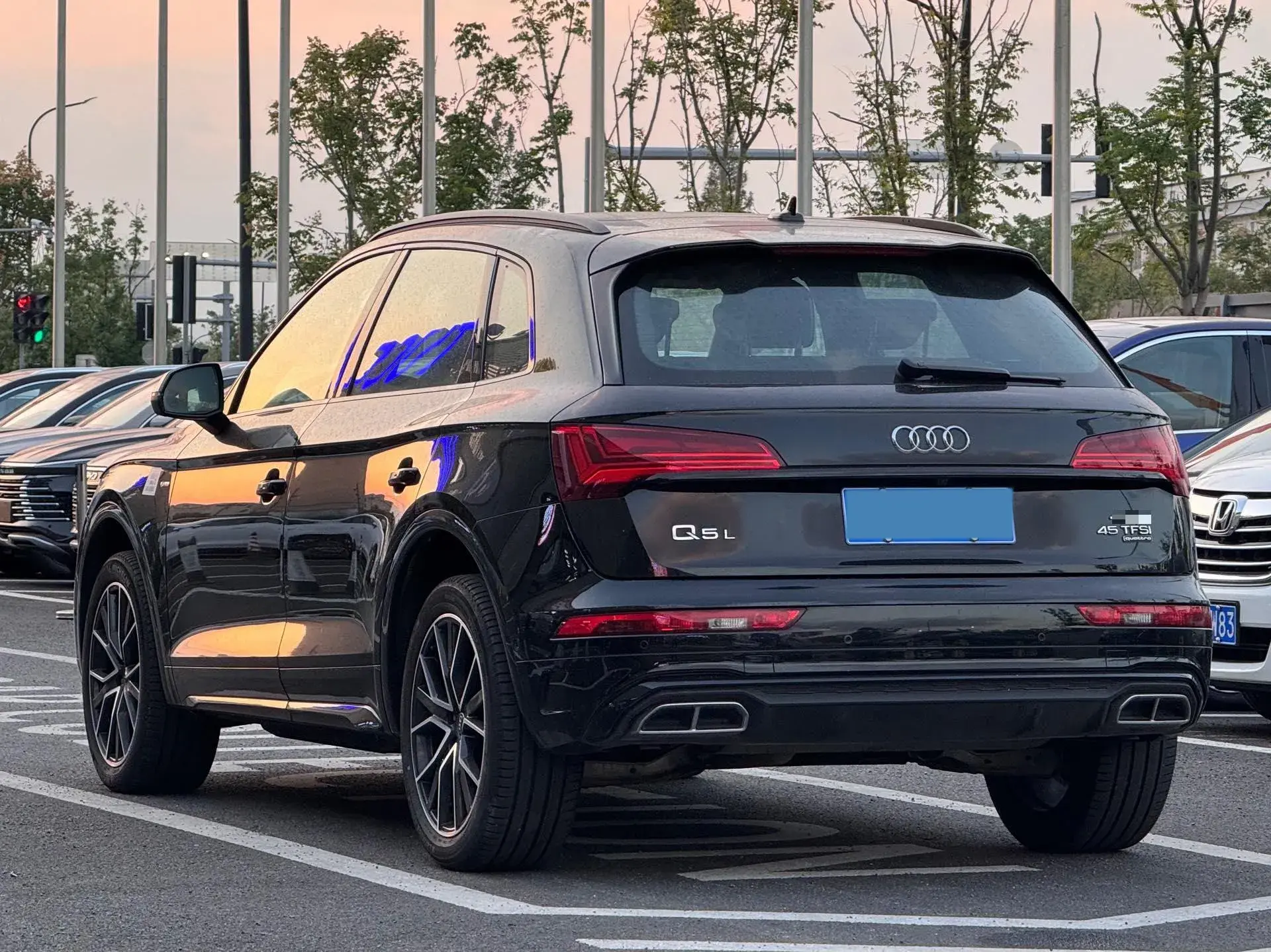 2024 AUDI Q5L thumbnail 2