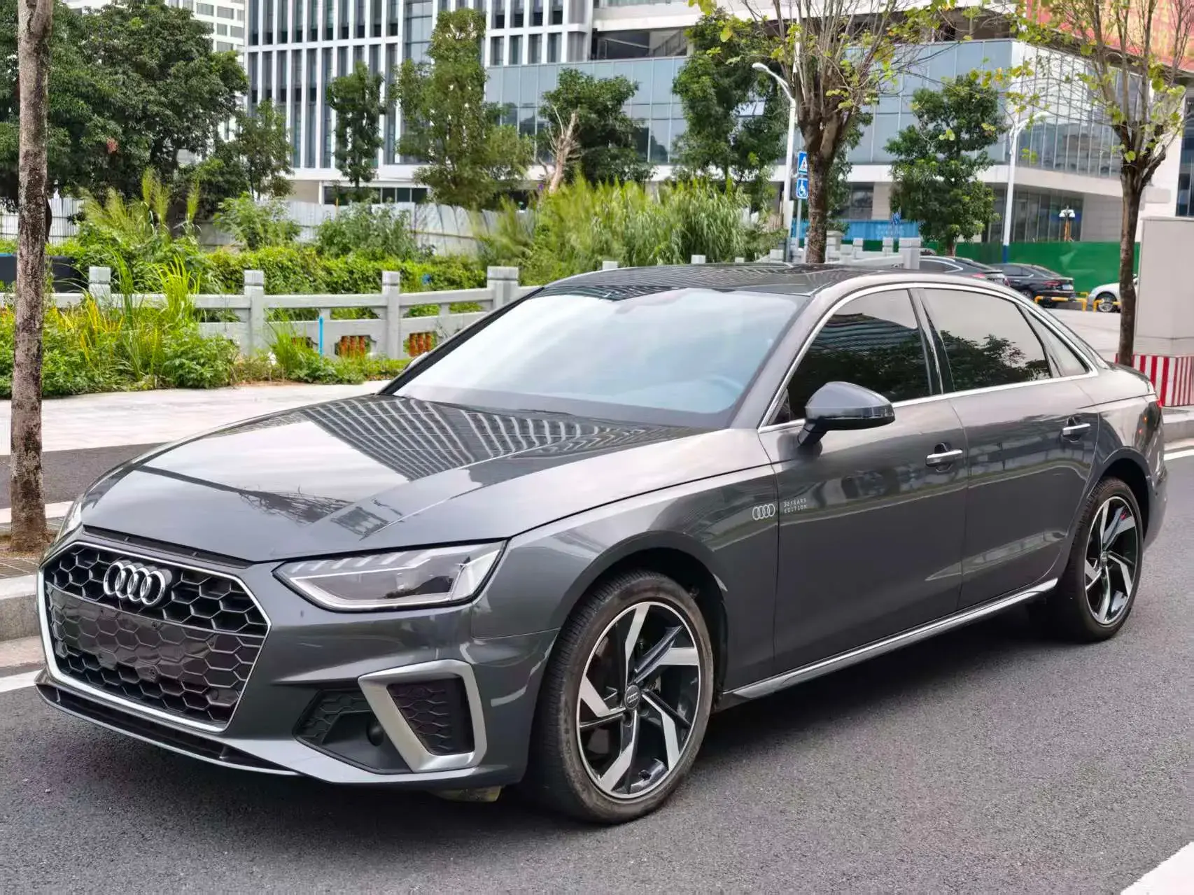 2021 AUDI A4L view 1