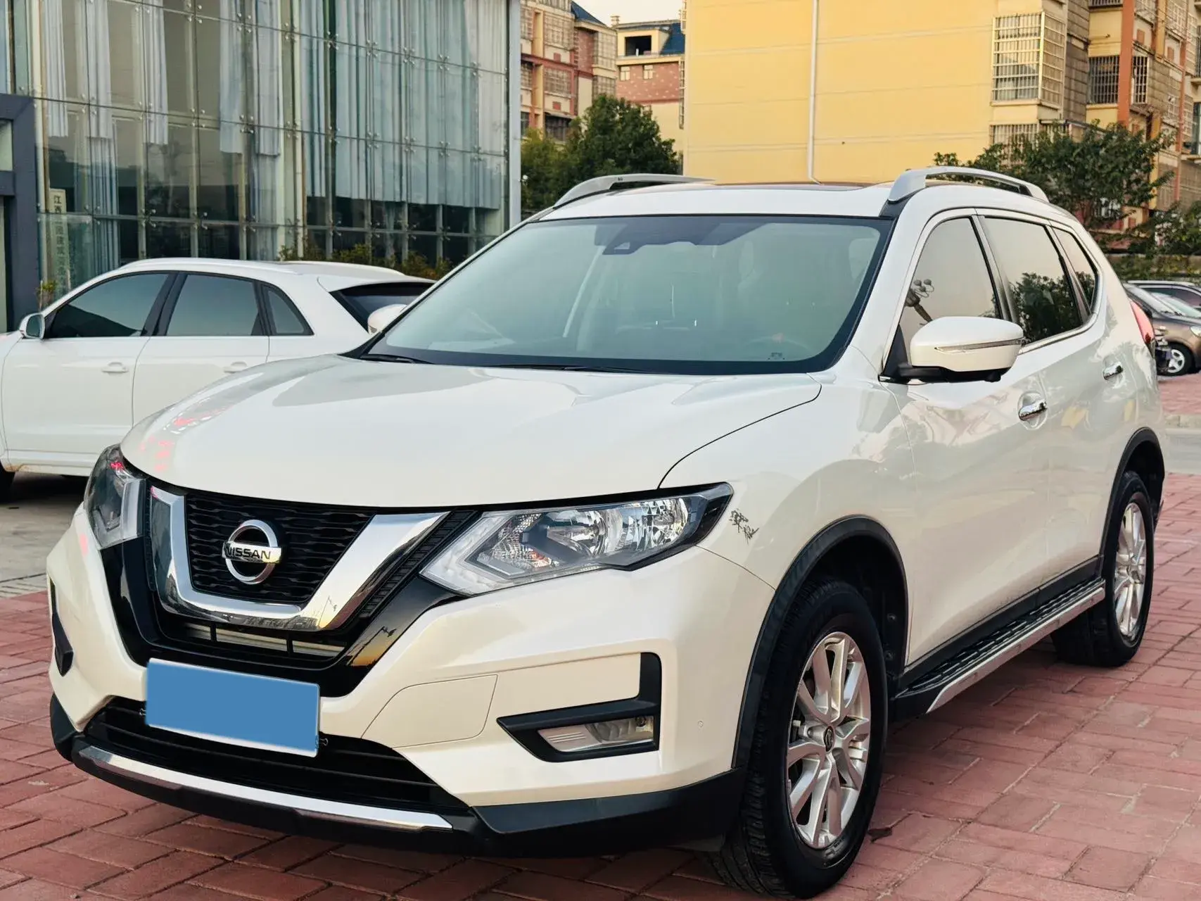 2020 NISSAN X-TRAIL view 1