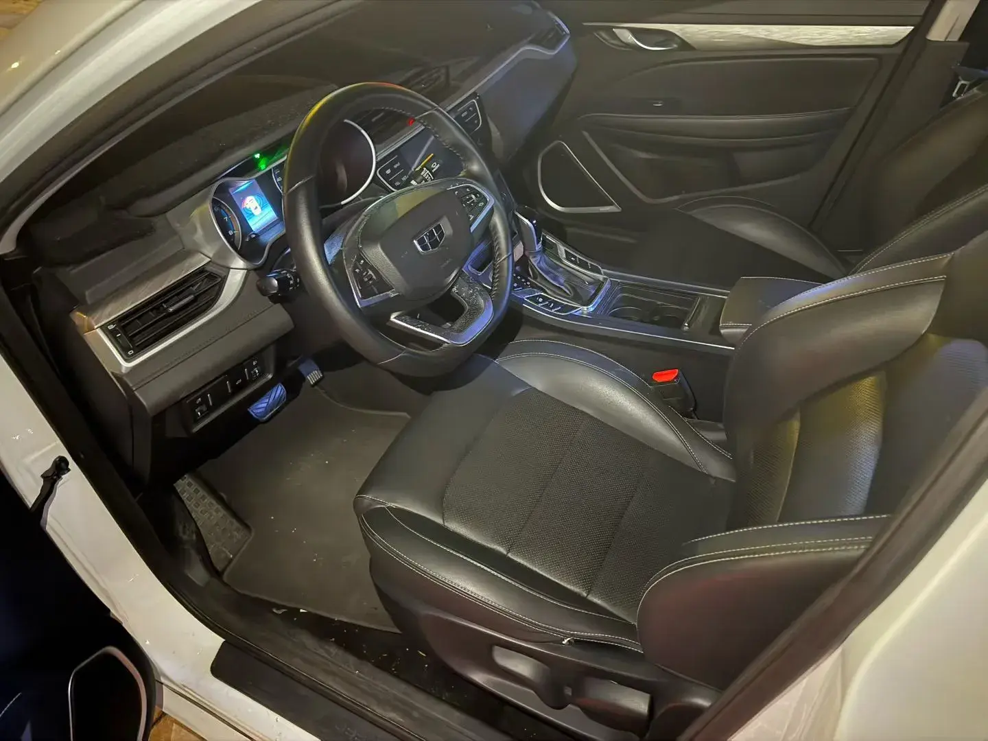 2019 GEELY EMGRAND thumbnail 4