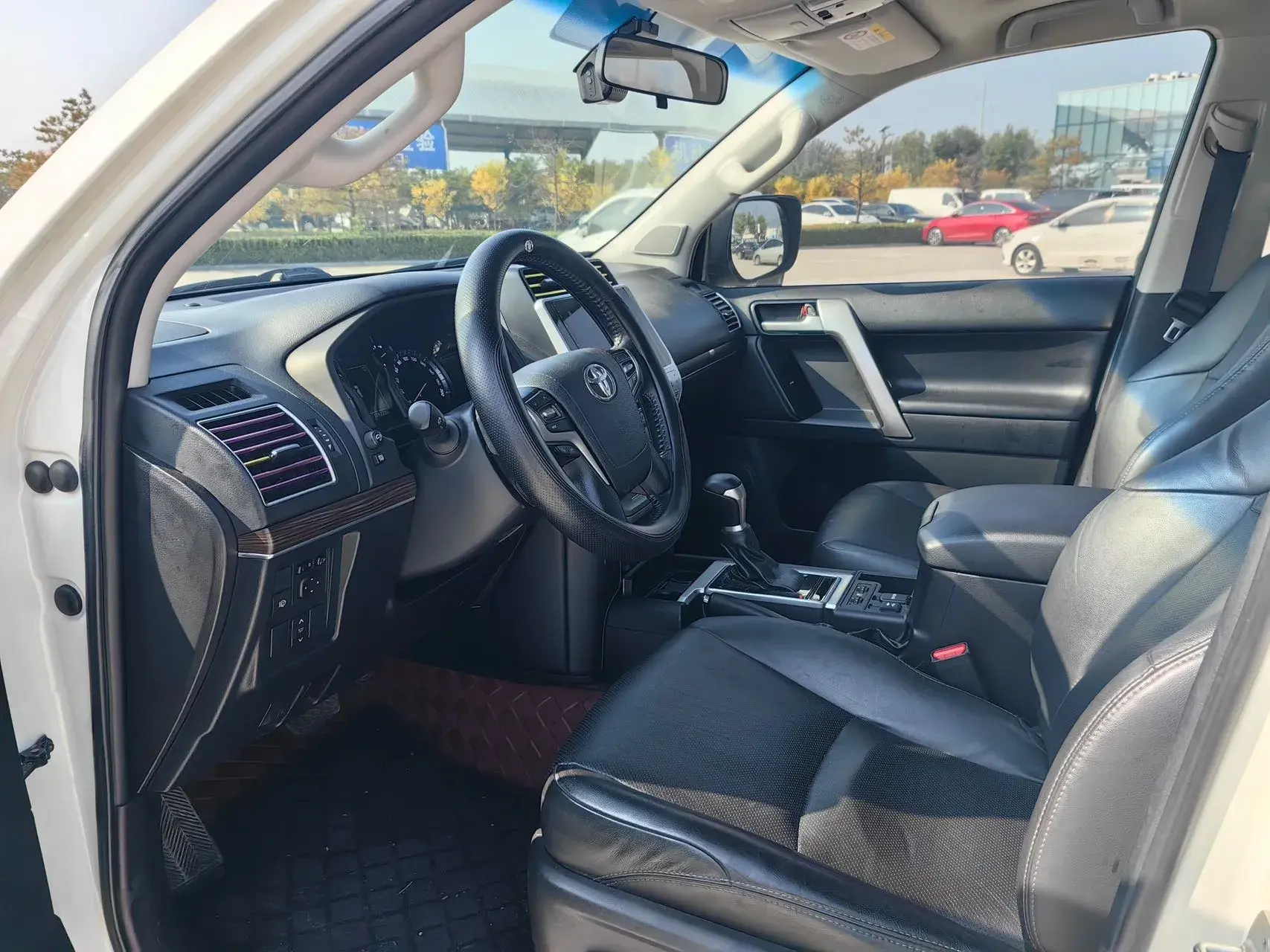 2019 TOYOTA LAND thumbnail 3