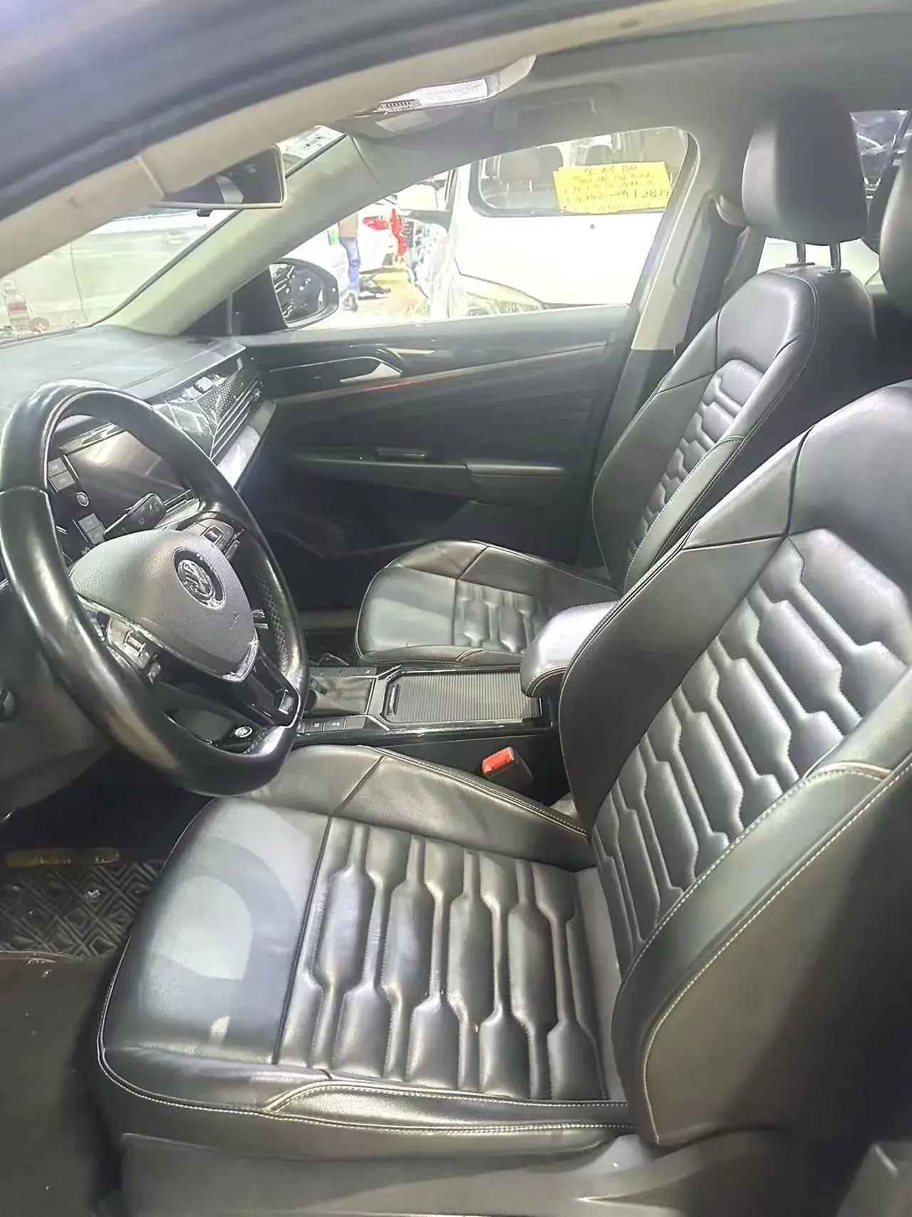 2019 VOLKSWAGEN PASSAT thumbnail 2