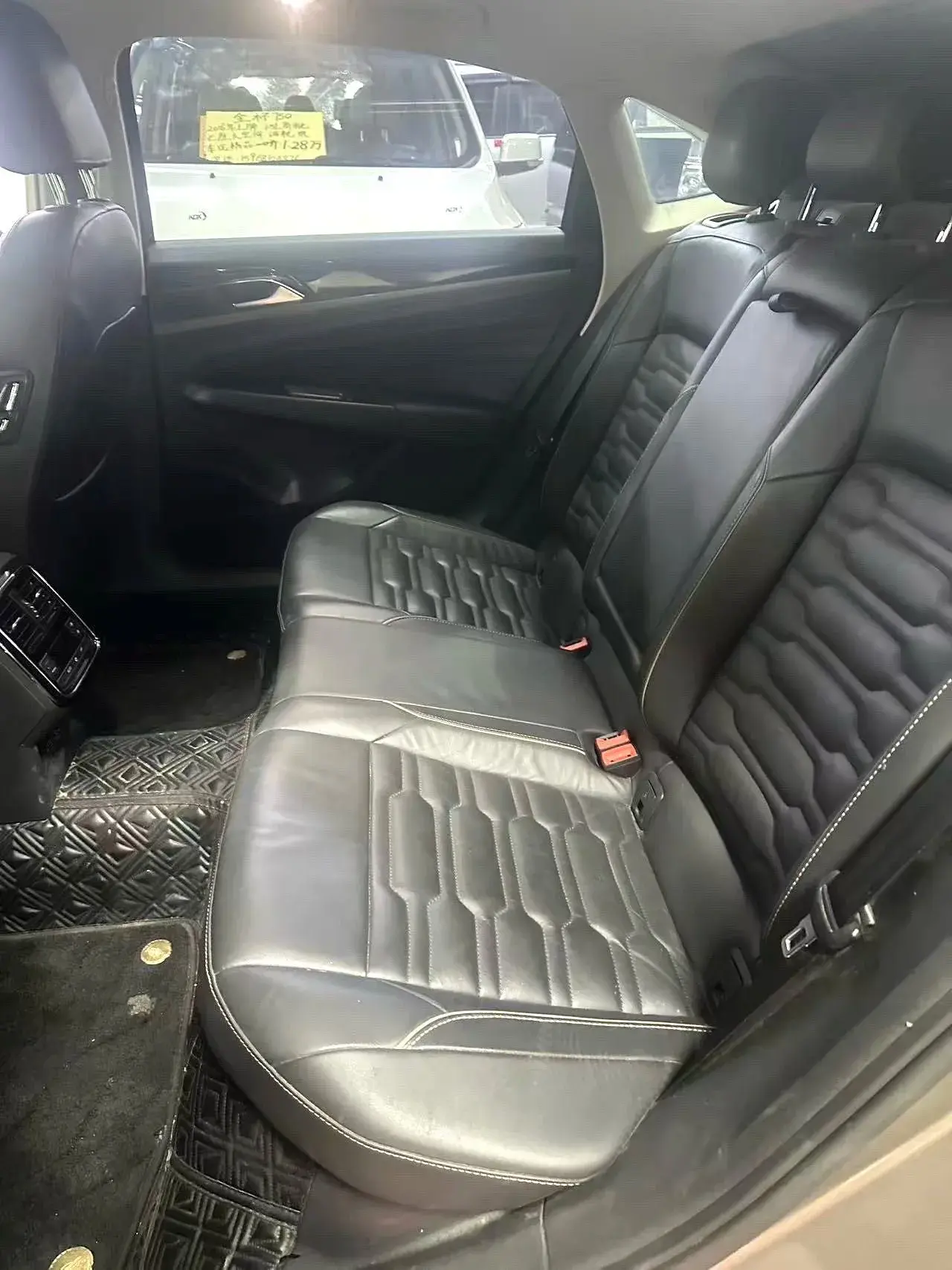 2019 VOLKSWAGEN PASSAT thumbnail 3