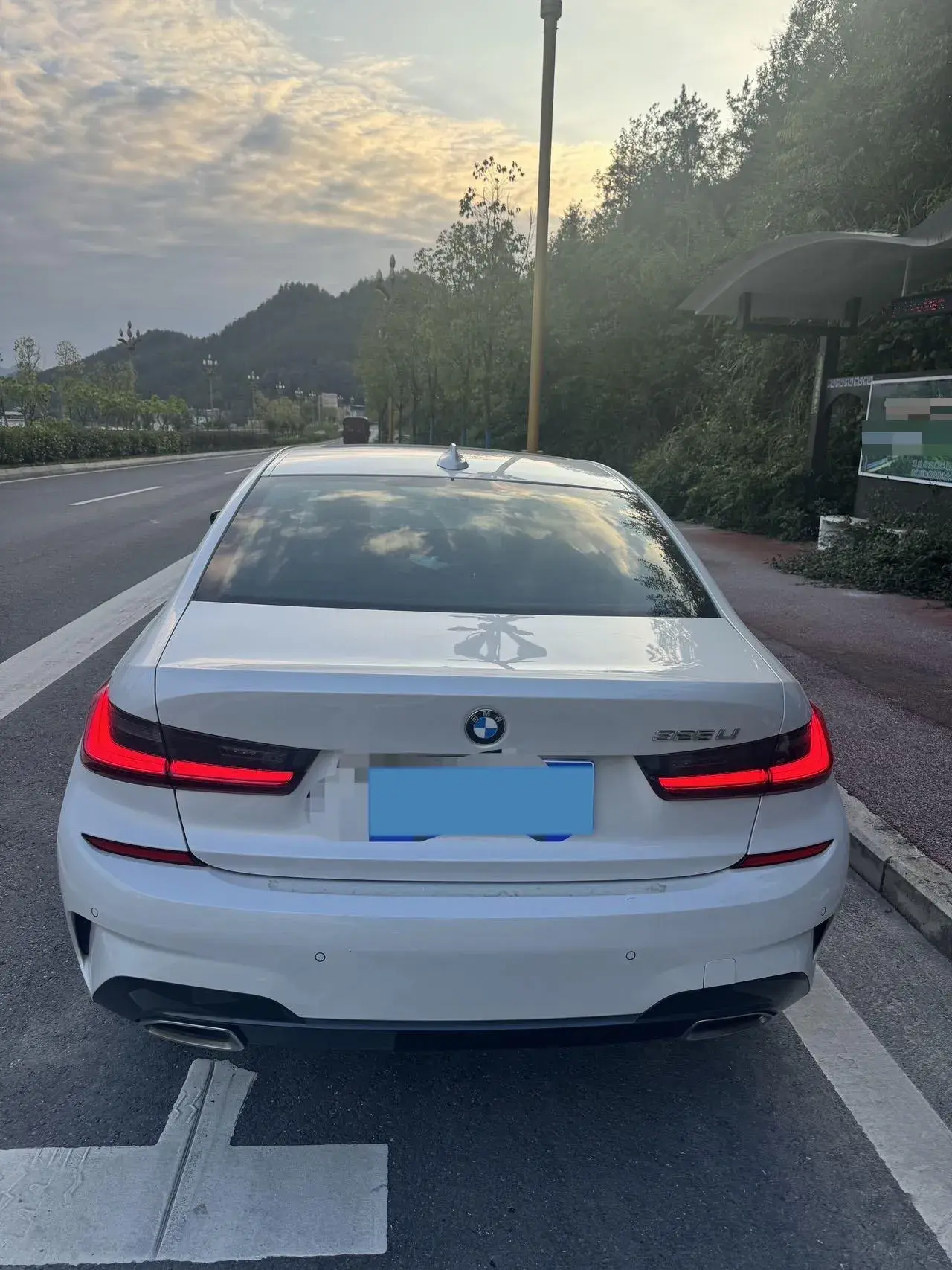 2021 BMW 3 thumbnail 4