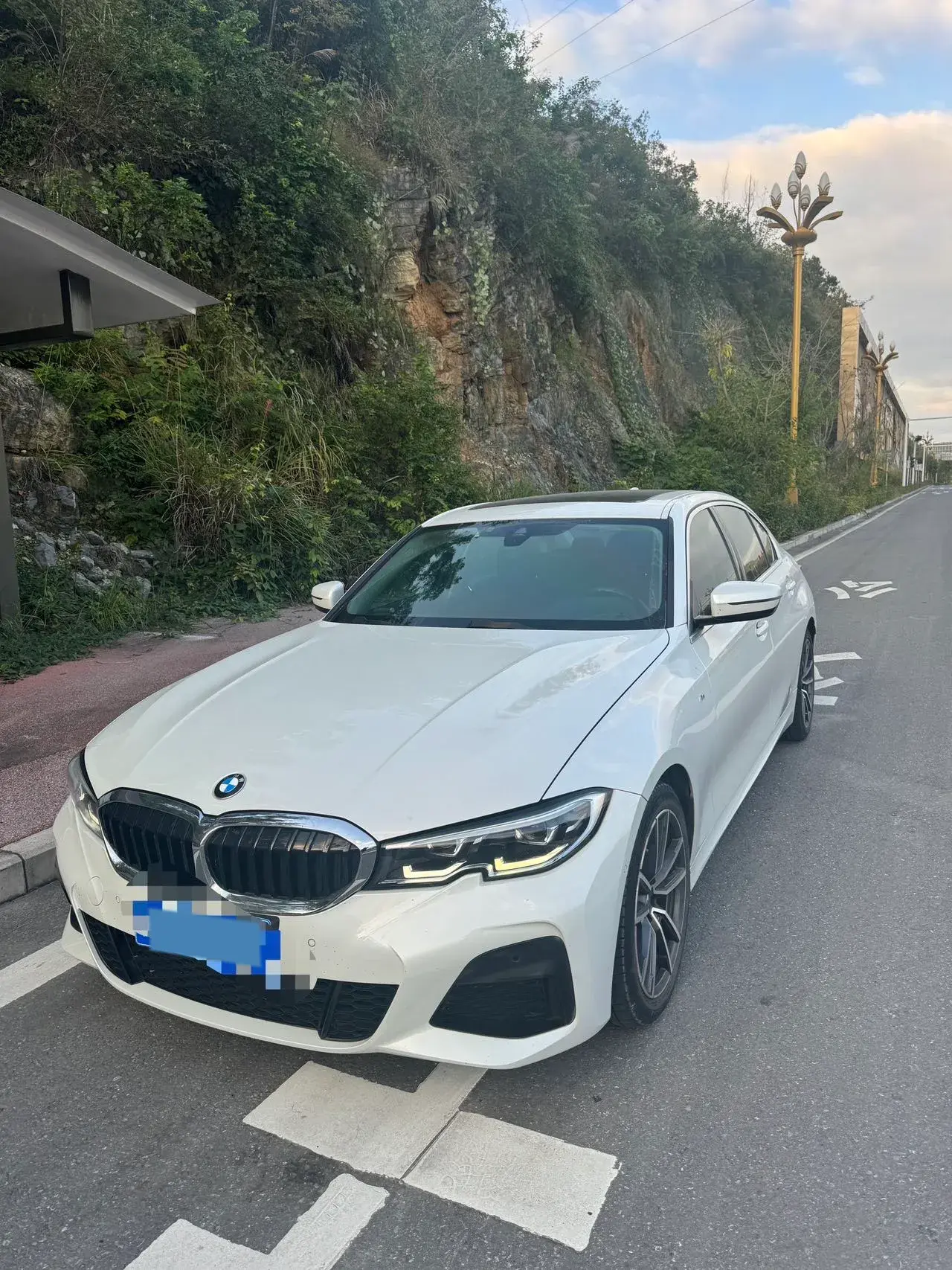 2021 BMW 3 view 1