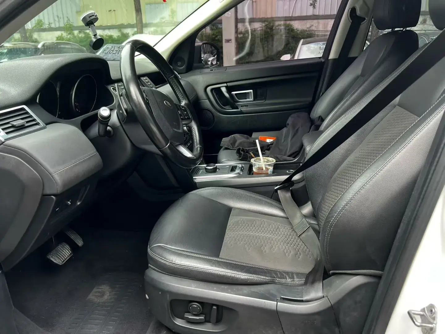 2019 LAND ROVER thumbnail 4