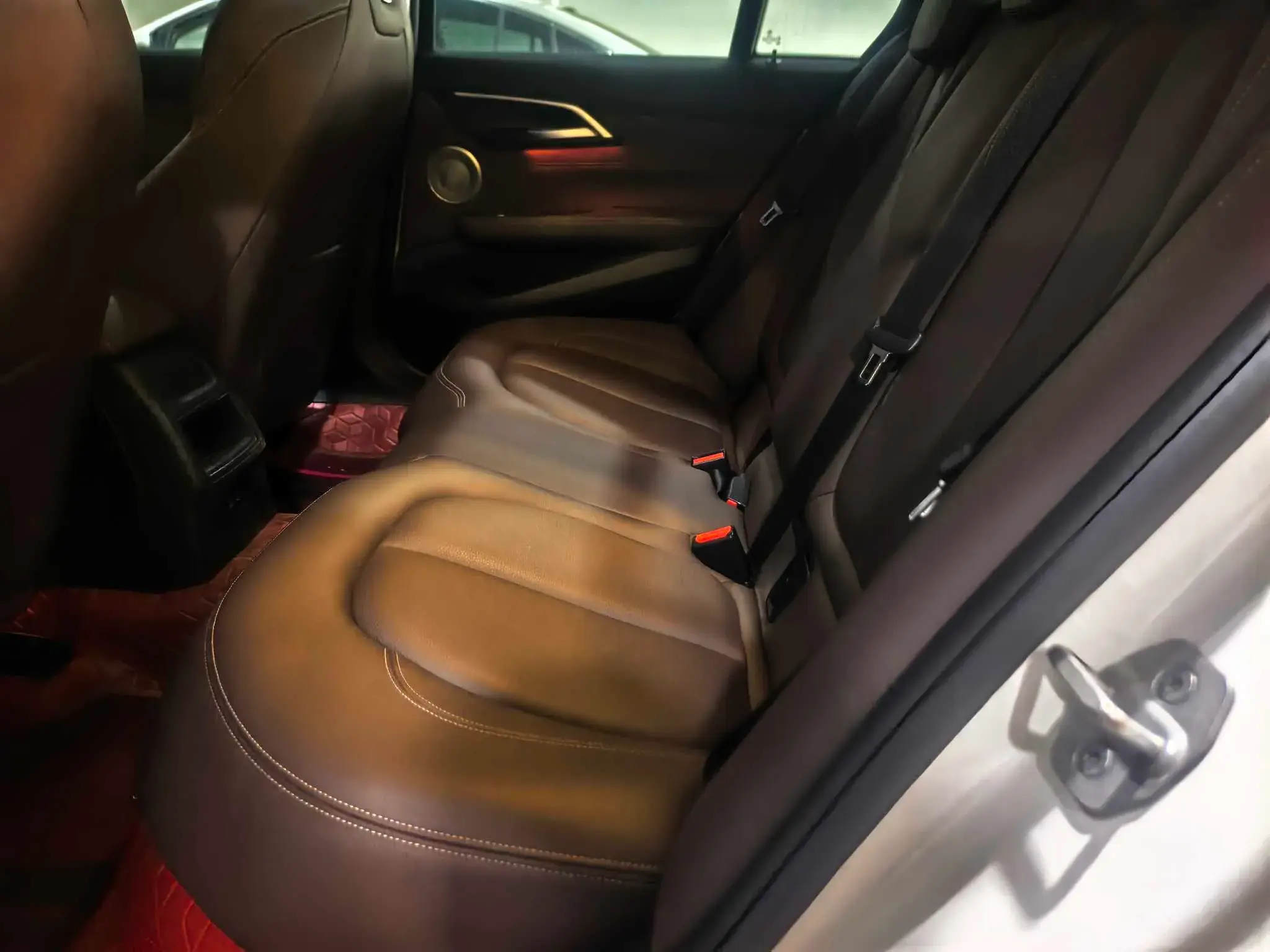 2021 BMW 1 thumbnail 4