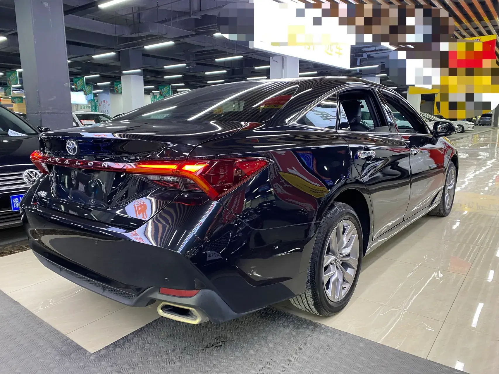 2019 TOYOTA AVALON thumbnail 3