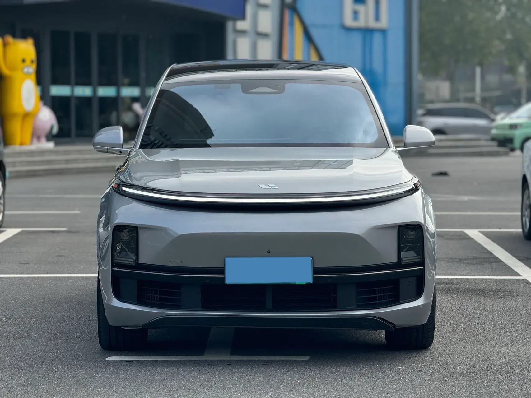 2023 LI L8 thumbnail 2