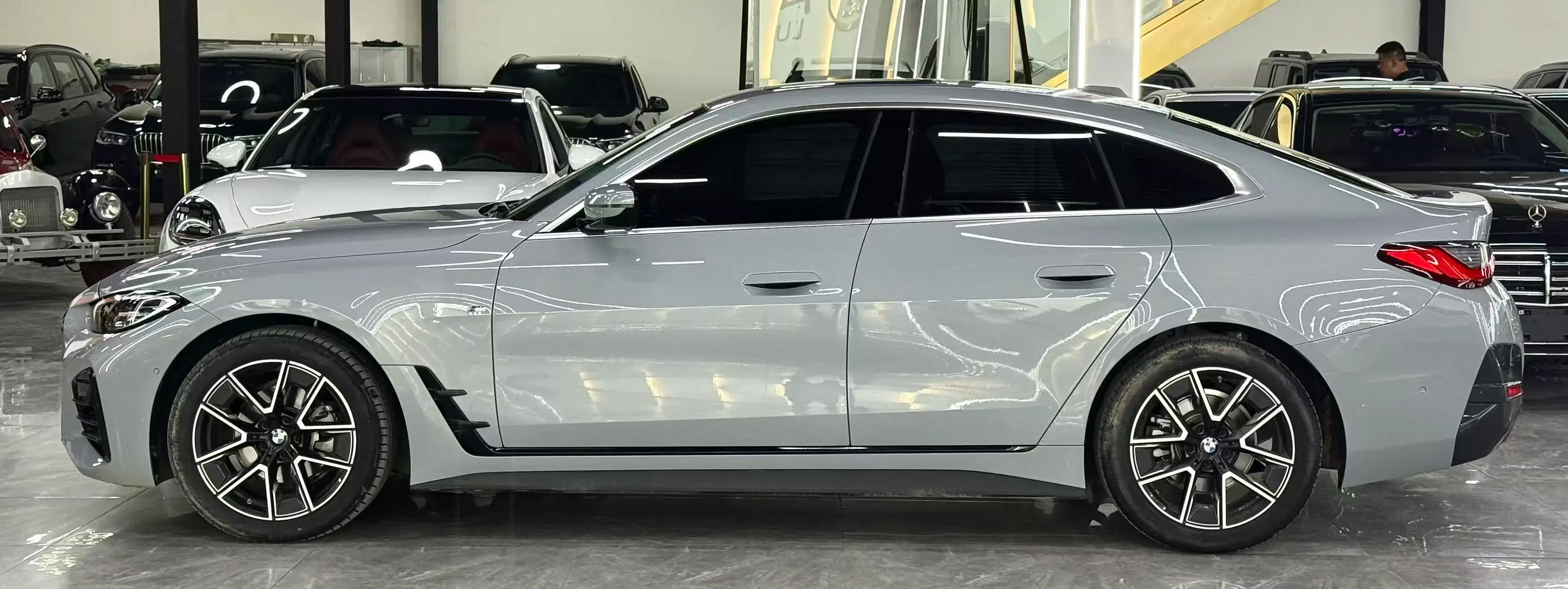 2023 BMW 2 thumbnail 3