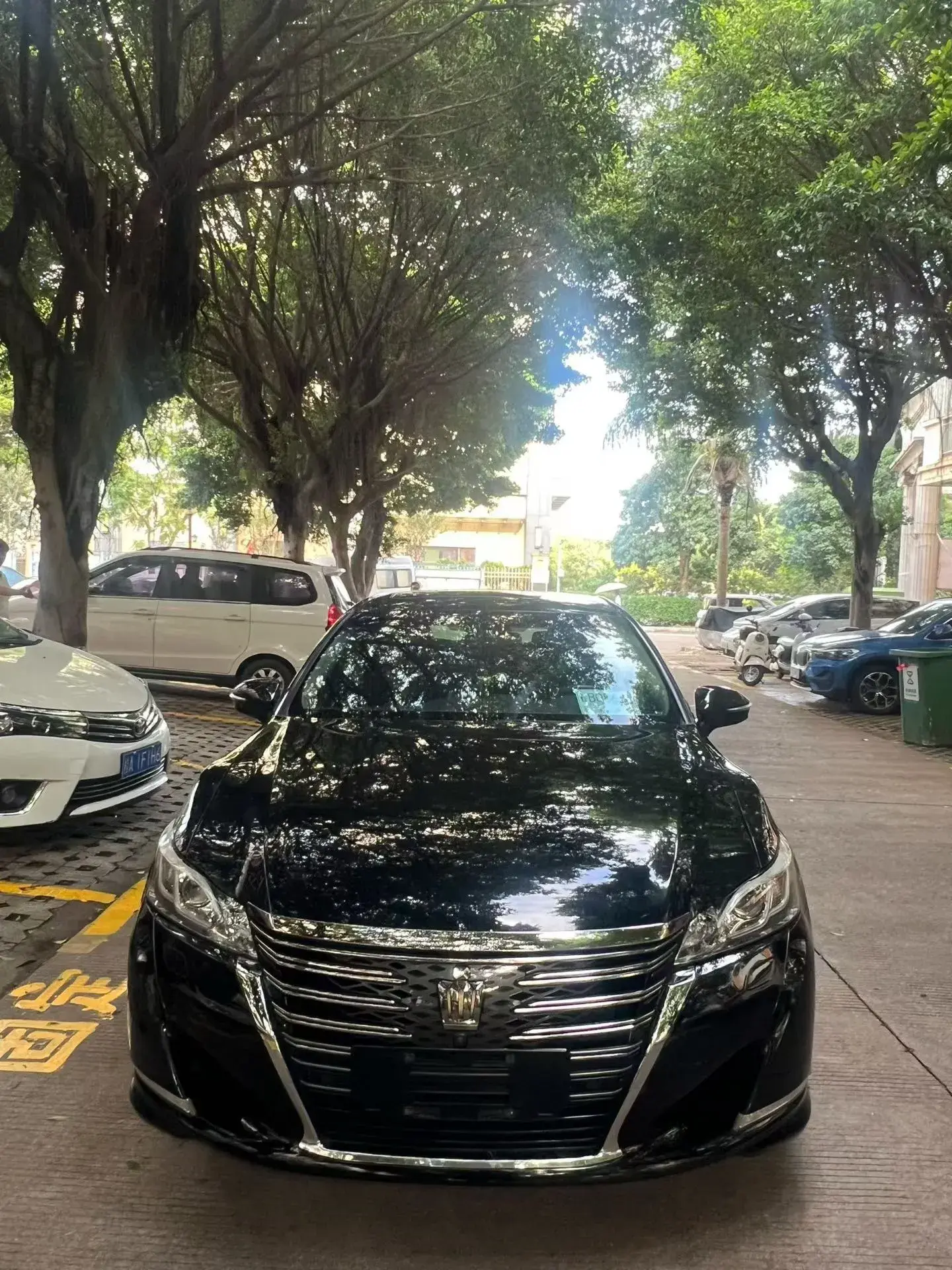 2018 TOYOTA CROWN thumbnail 2