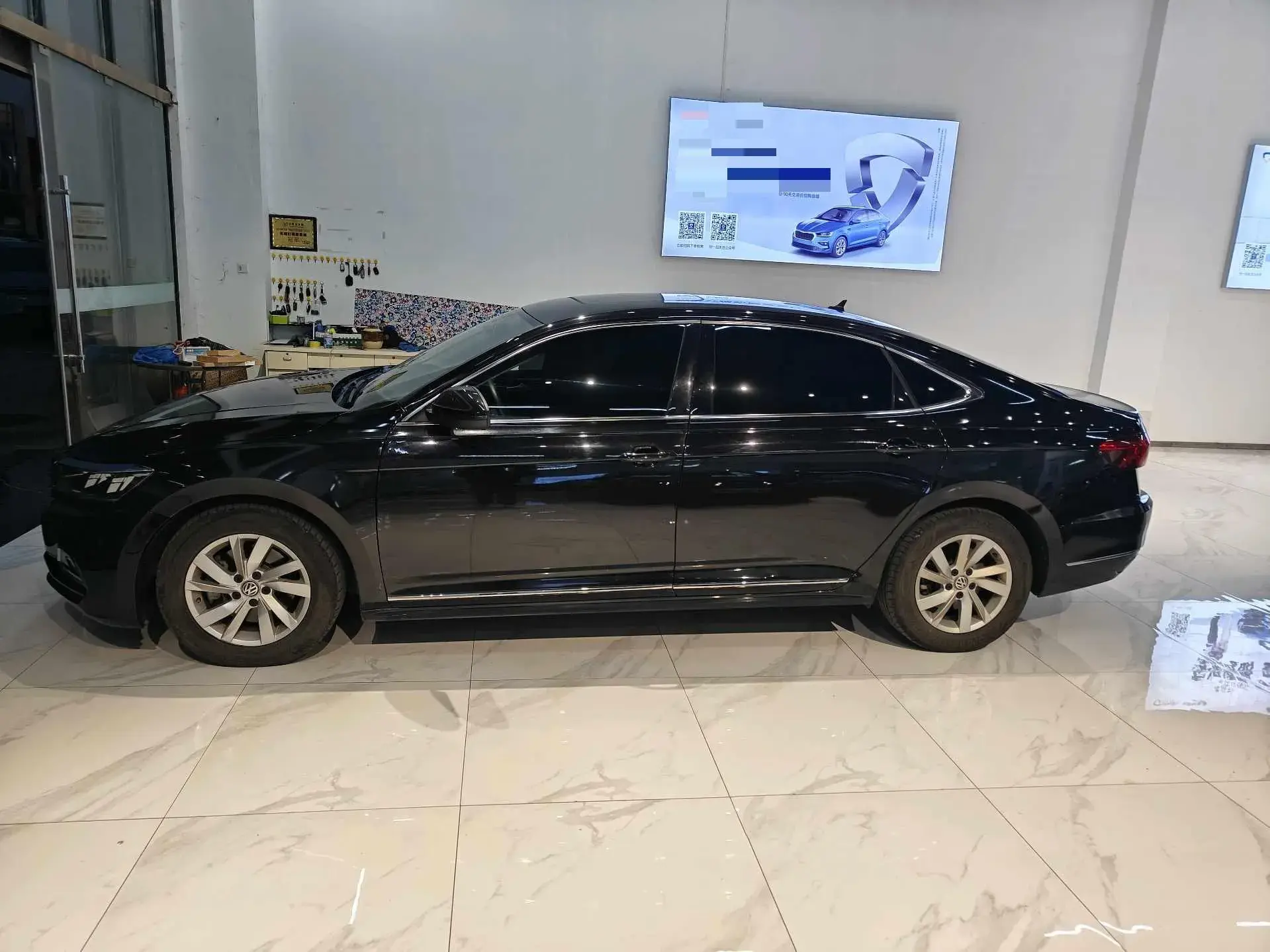 2020 VOLKSWAGEN PASSAT thumbnail 3