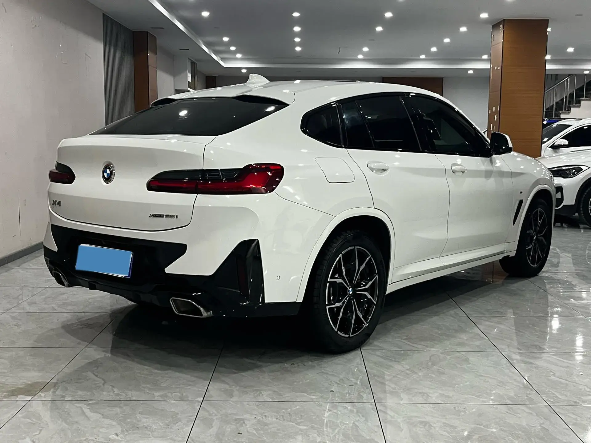2022 BMW X4 thumbnail 4
