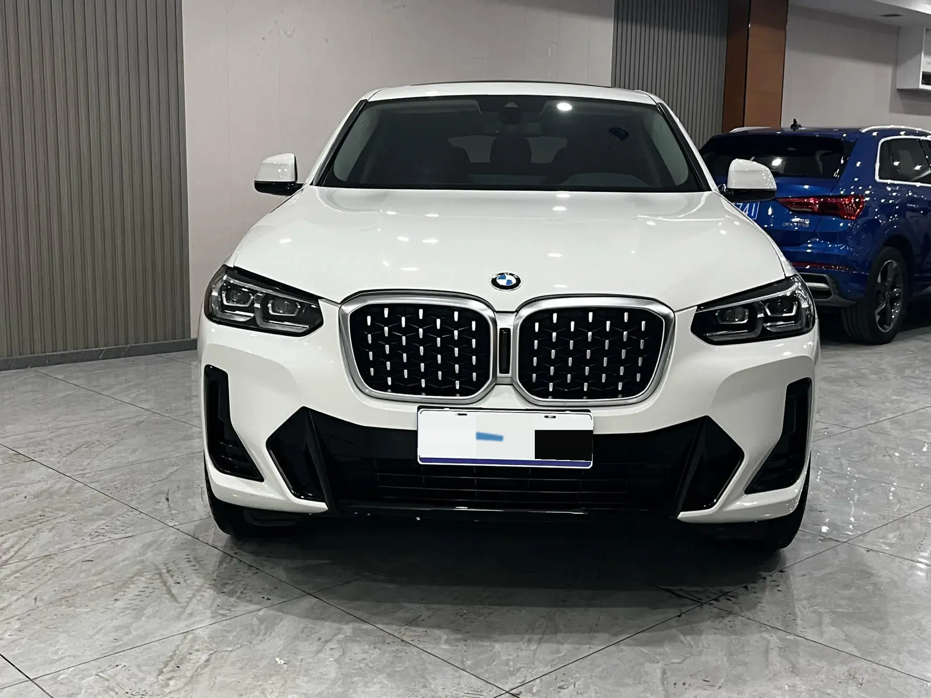 2022 BMW X4 thumbnail 3