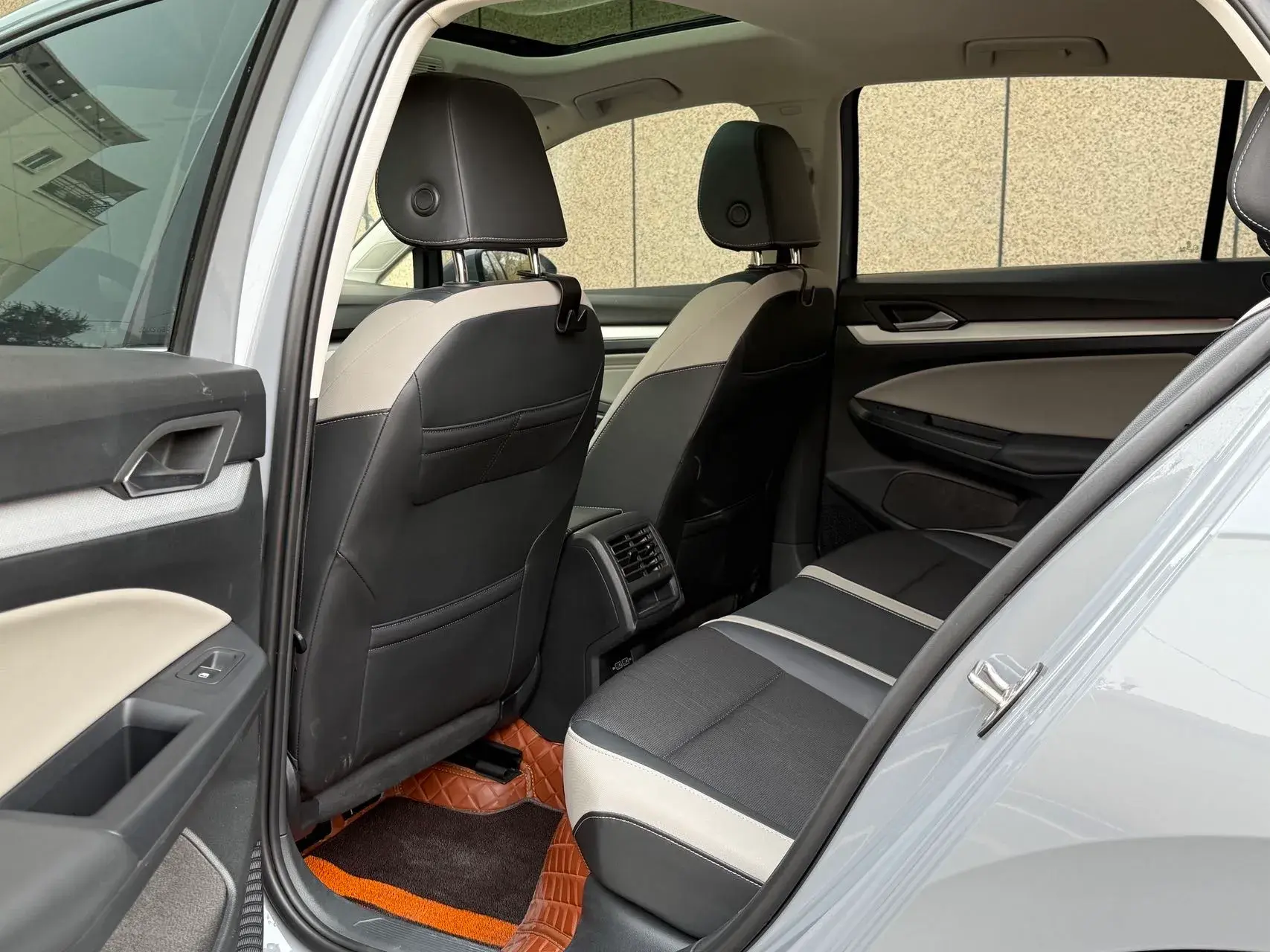 2021 VOLKSWAGEN GOLF thumbnail 3