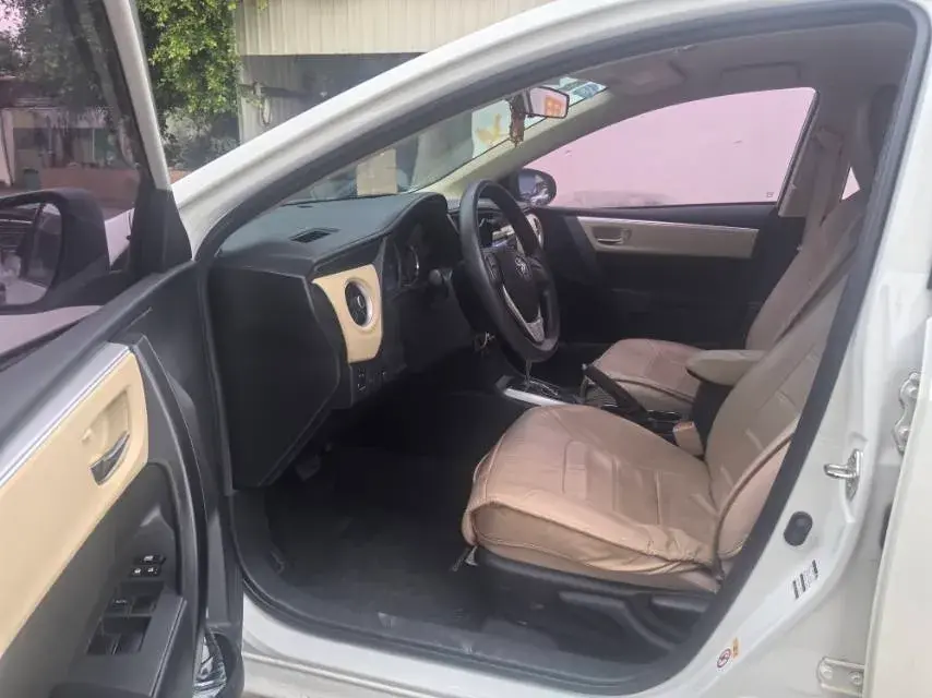 2018 TOYOTA COROLLA thumbnail 4