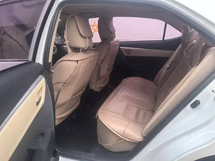 2018 TOYOTA COROLLA thumbnail 3