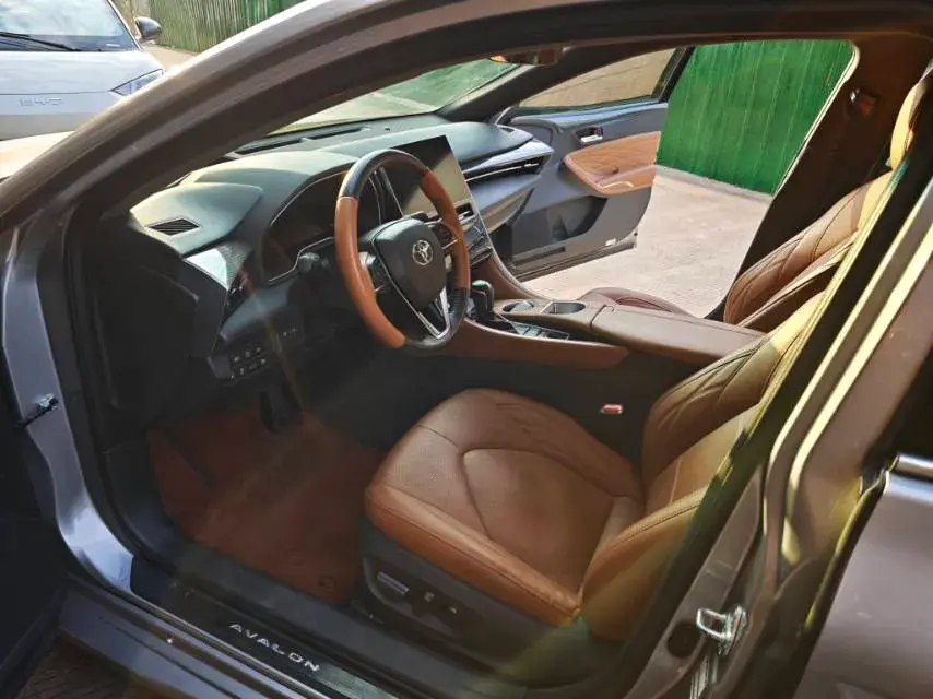 2023 TOYOTA AVALON thumbnail 2