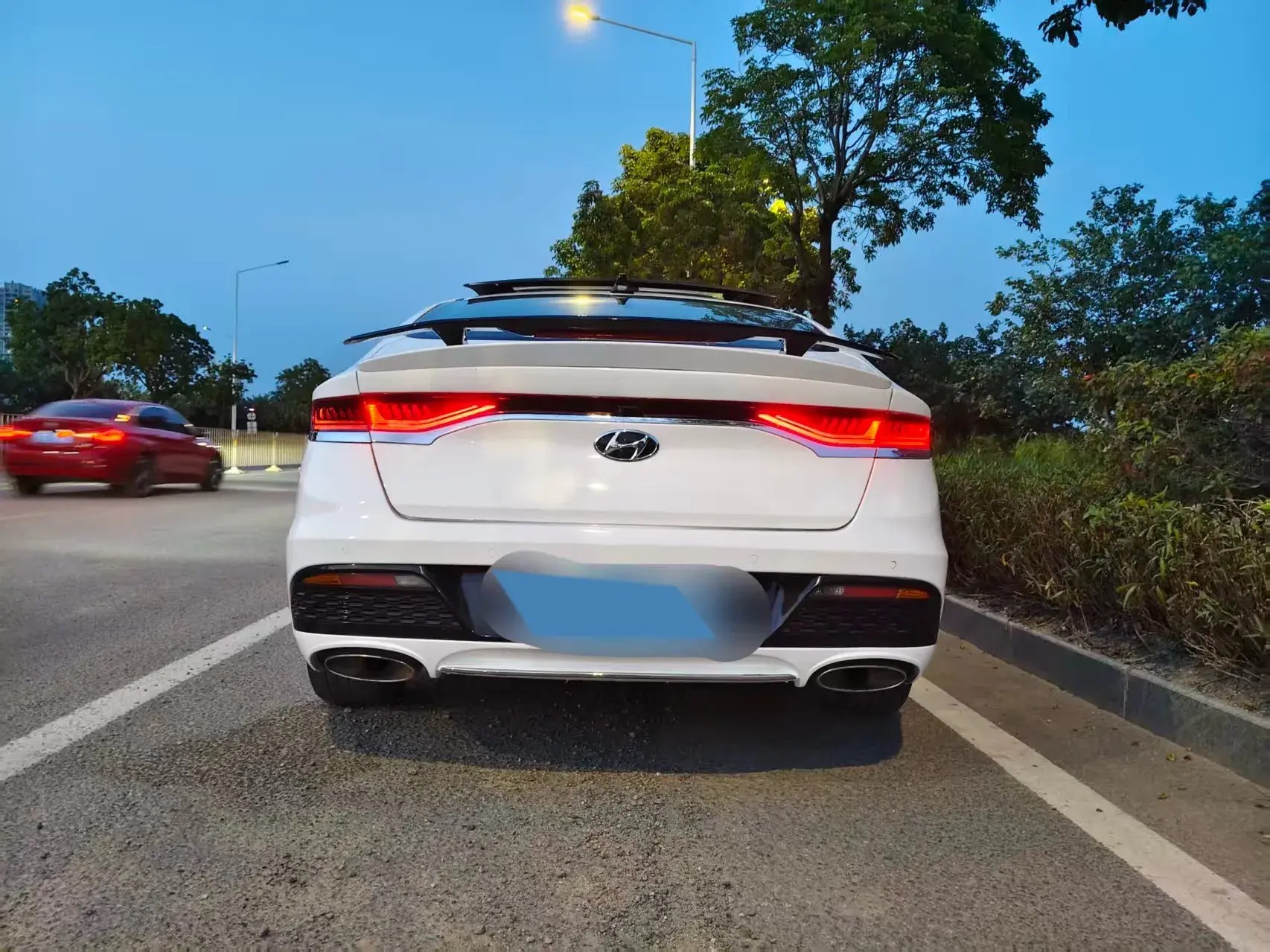 2019 HYUNDAI LA thumbnail 4