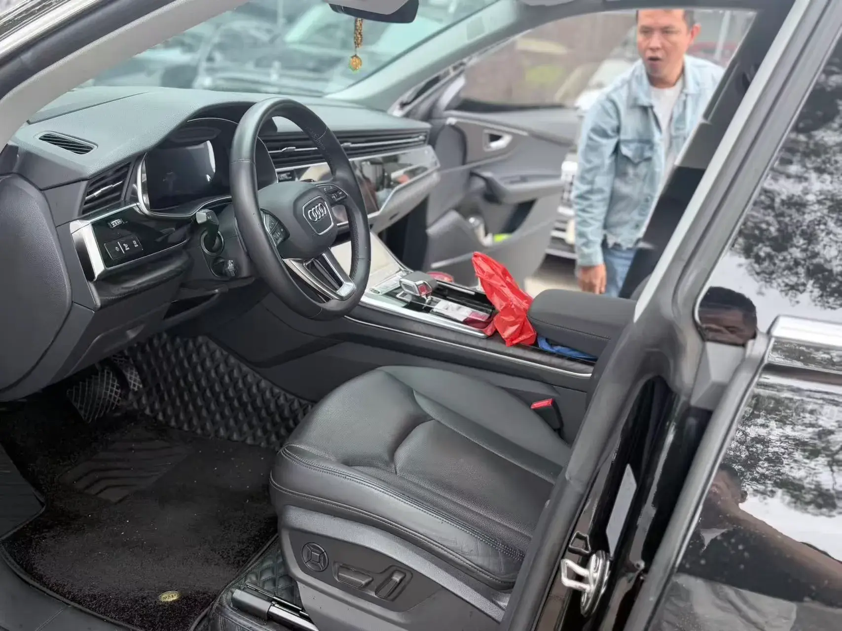 2022 AUDI Q8 thumbnail 4