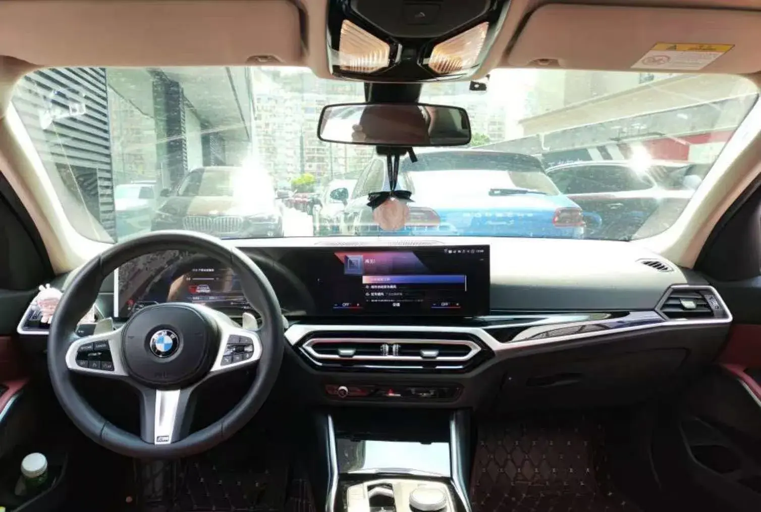 2023 BMW 3 thumbnail 2