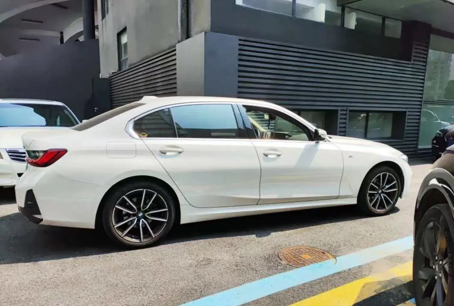 2023 BMW 3 thumbnail 4