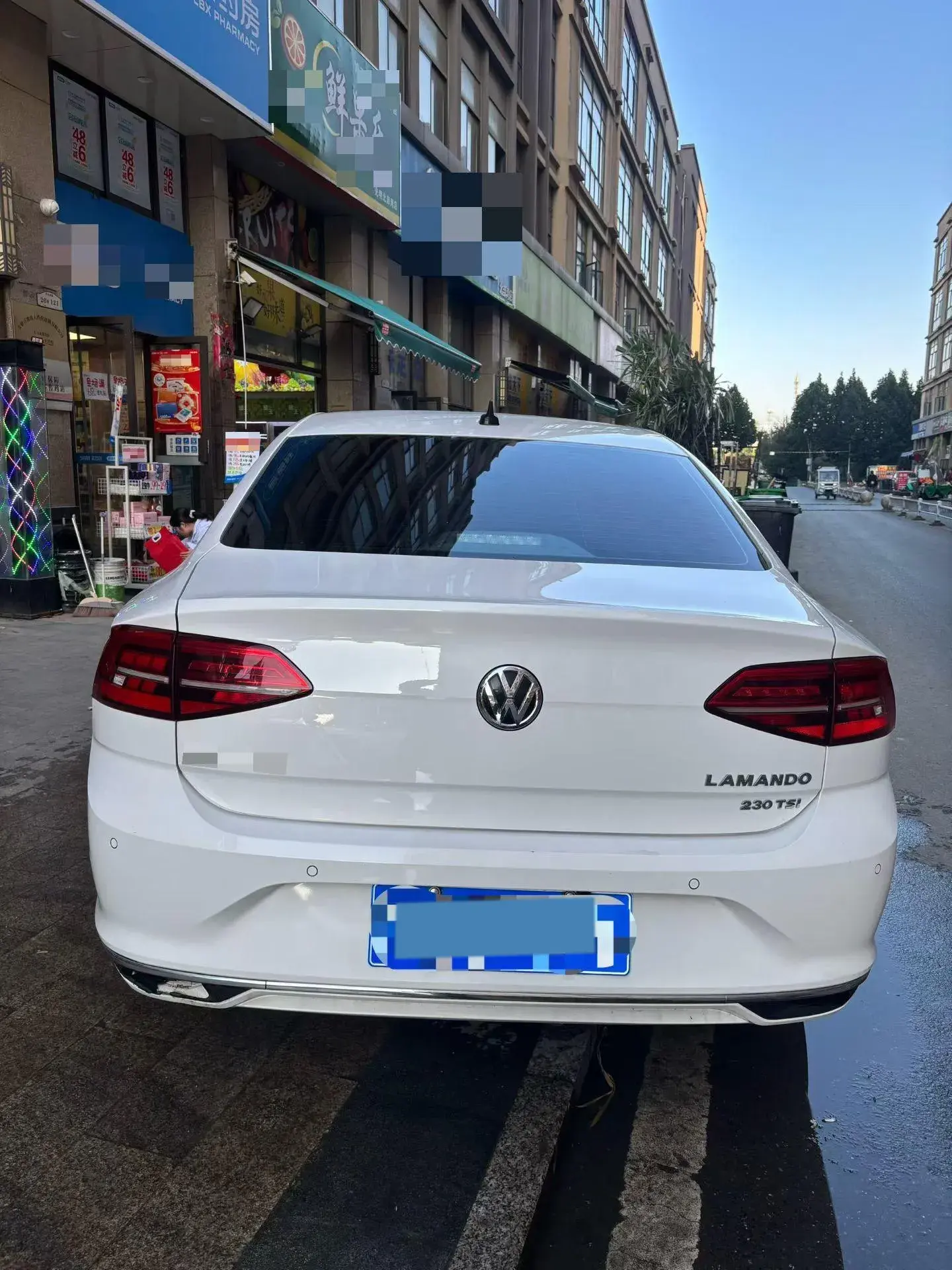 2021 VOLKSWAGEN LAMANDO thumbnail 3