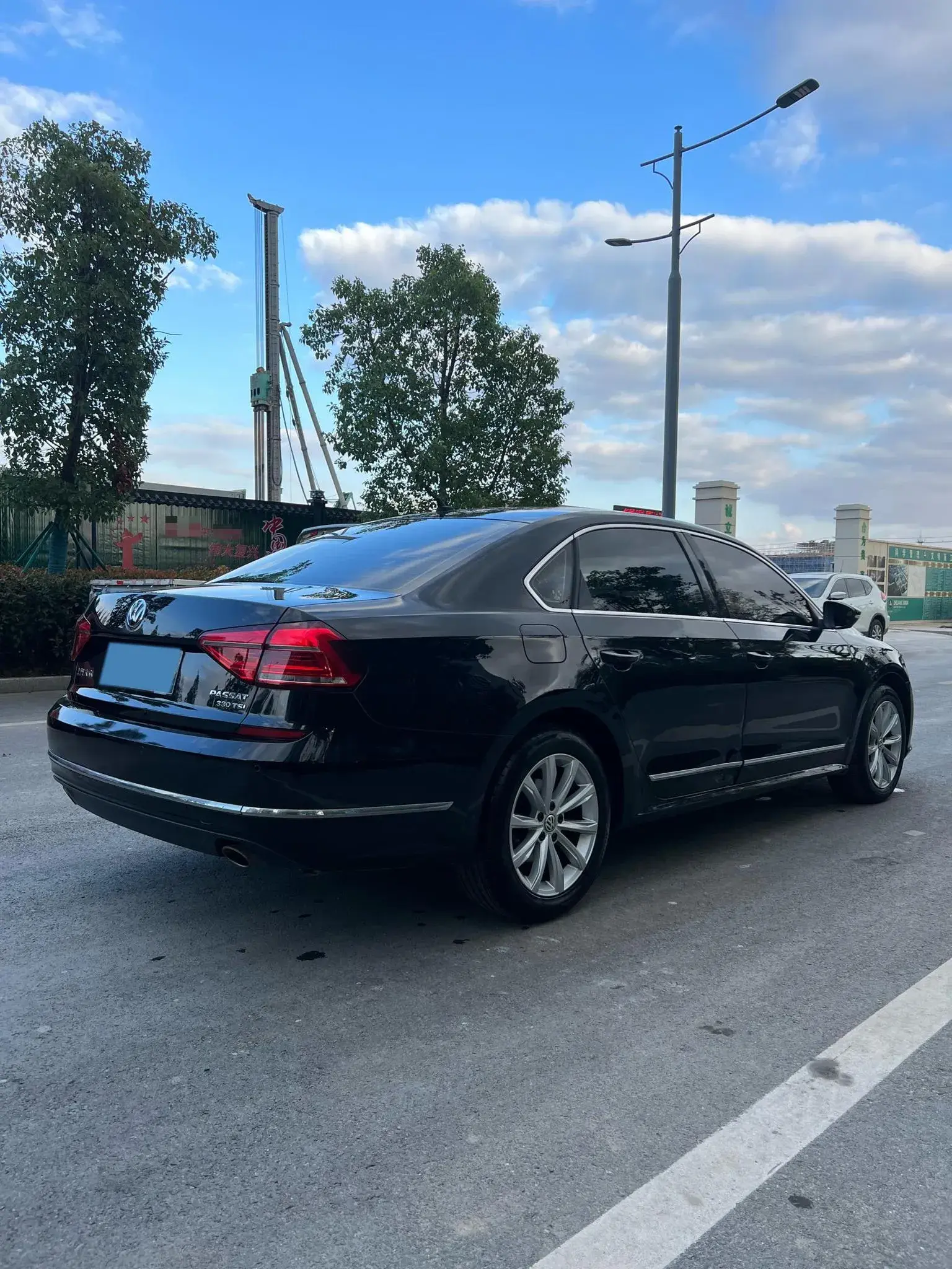 2017 VOLKSWAGEN PASSAT thumbnail 4
