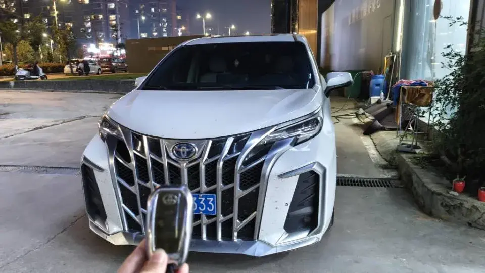 2021 TOYOTA SIENNA thumbnail 2