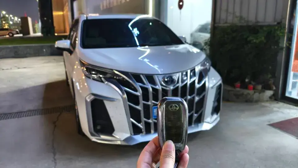 2021 TOYOTA SIENNA thumbnail 3