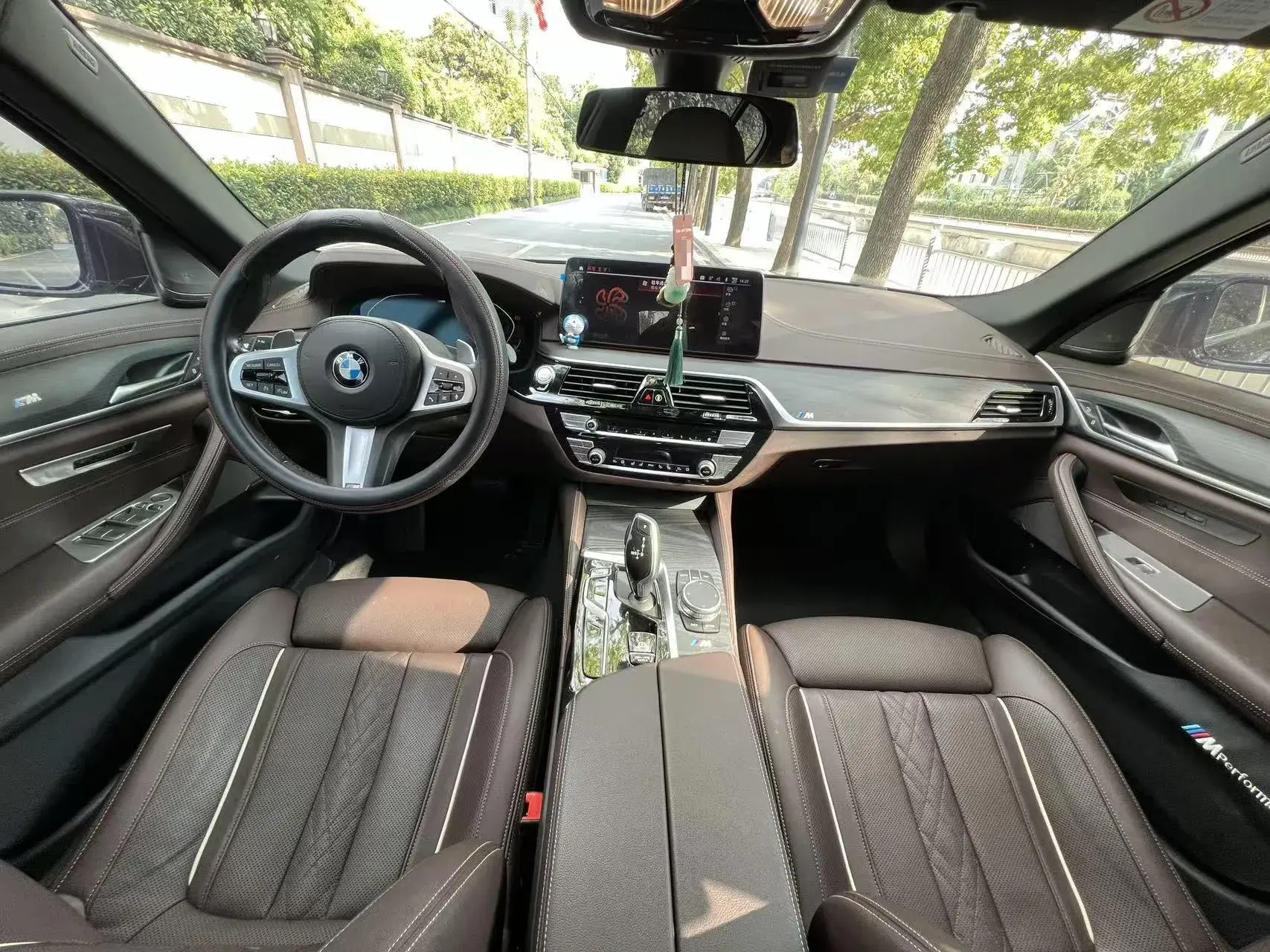 2020 BMW 5 thumbnail 4