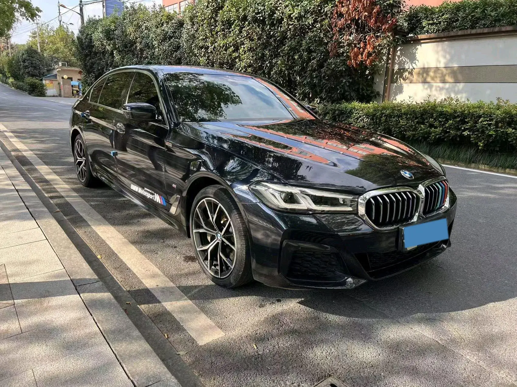 2020 BMW 5 thumbnail 2