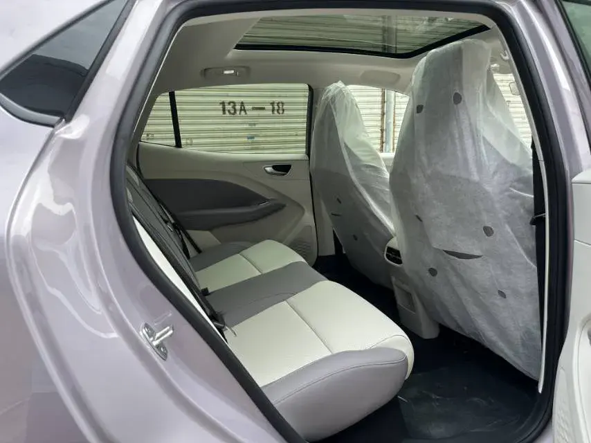 2023 MG MG4 thumbnail 4