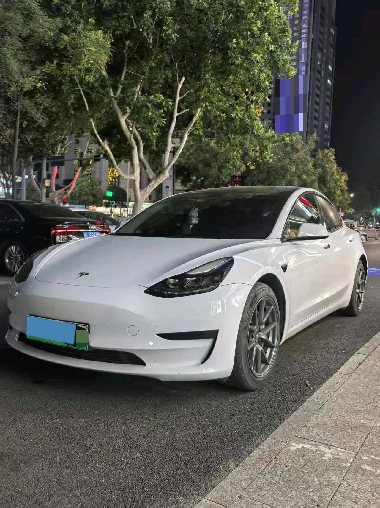 2022 TESLA MODEL view 1