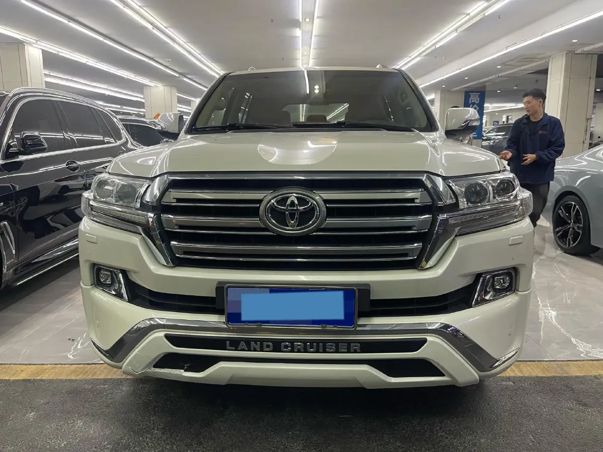 2016 Toyota Land Cruiser 4.0L 275HP V6 5AT,autocango,china used car exporter,china ev exporter,chinese used car exporter,chinese used ev exporter