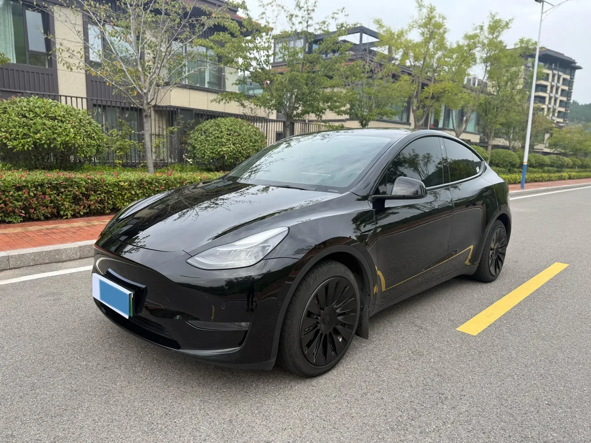 2022 TESLA MODEL view 1