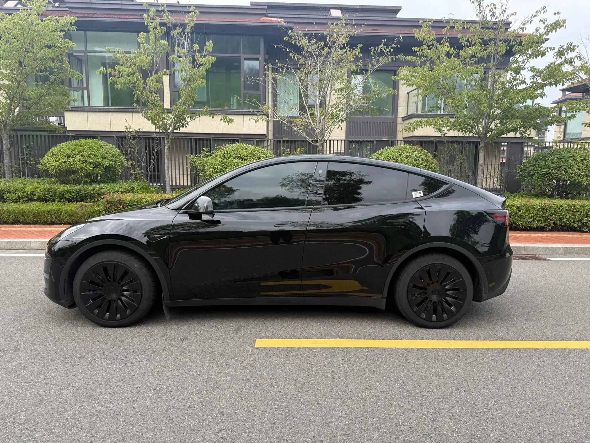 2022 TESLA MODEL thumbnail 4