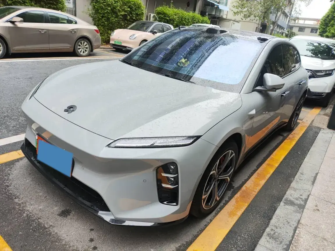2025 NIO ET5T view 1