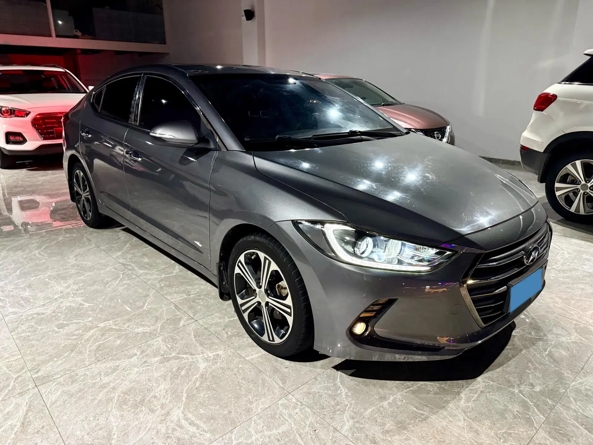 2018 HYUNDAI ELANTRA thumbnail 3