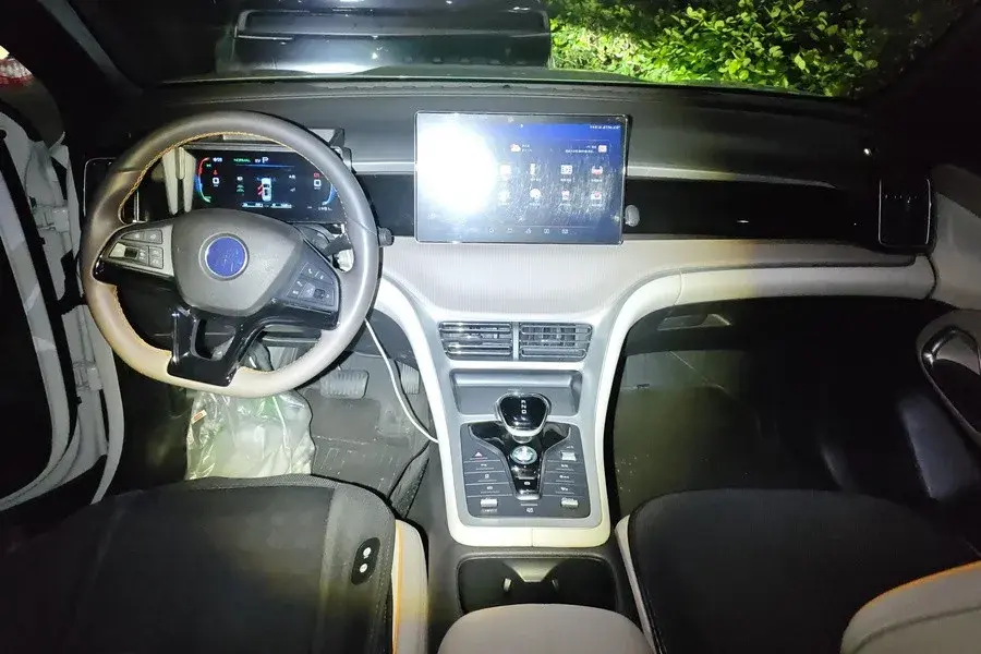 2025 BYD SONG thumbnail 4