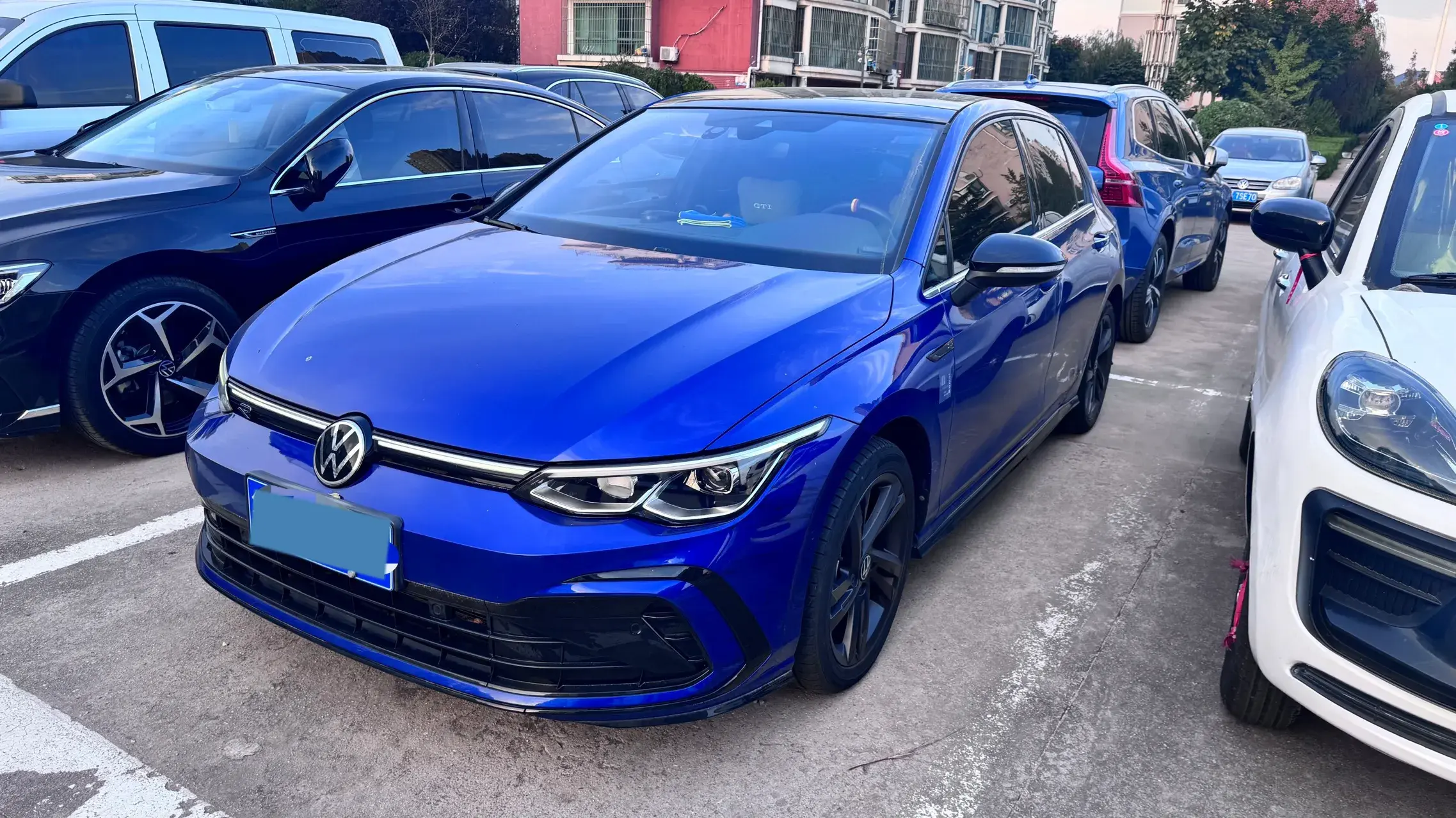 2021 VOLKSWAGEN GOLF view 1