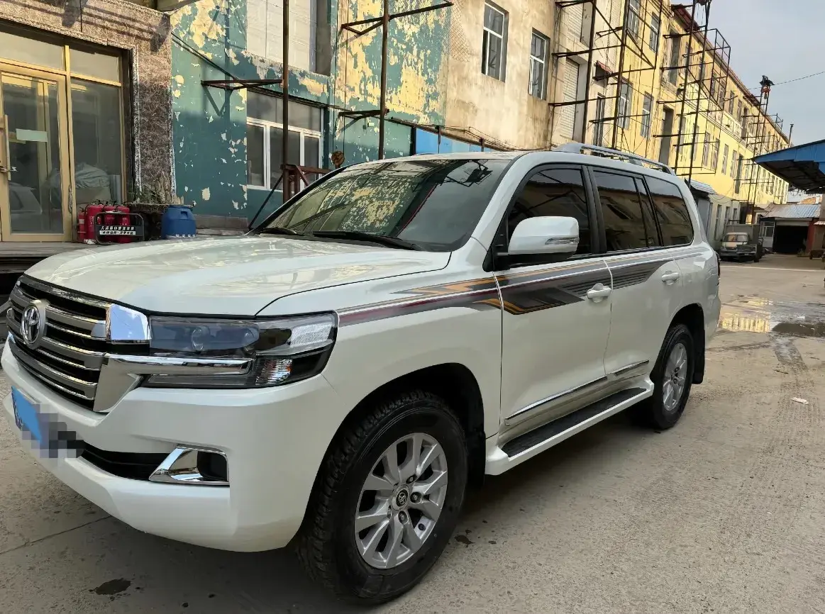 2019 CHEVROLET TRAX view 1