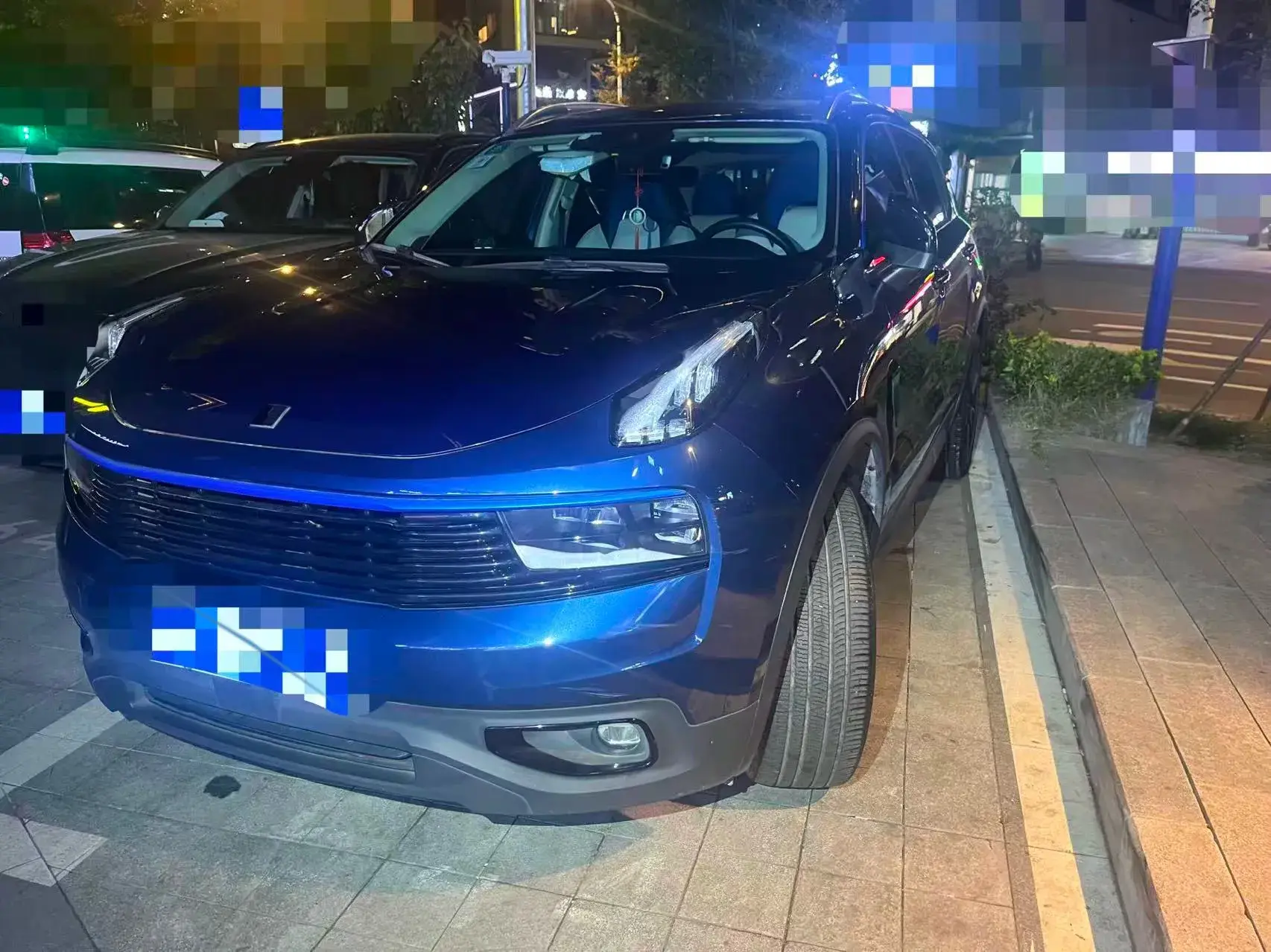 2017 LYNK&CO 01 view 1