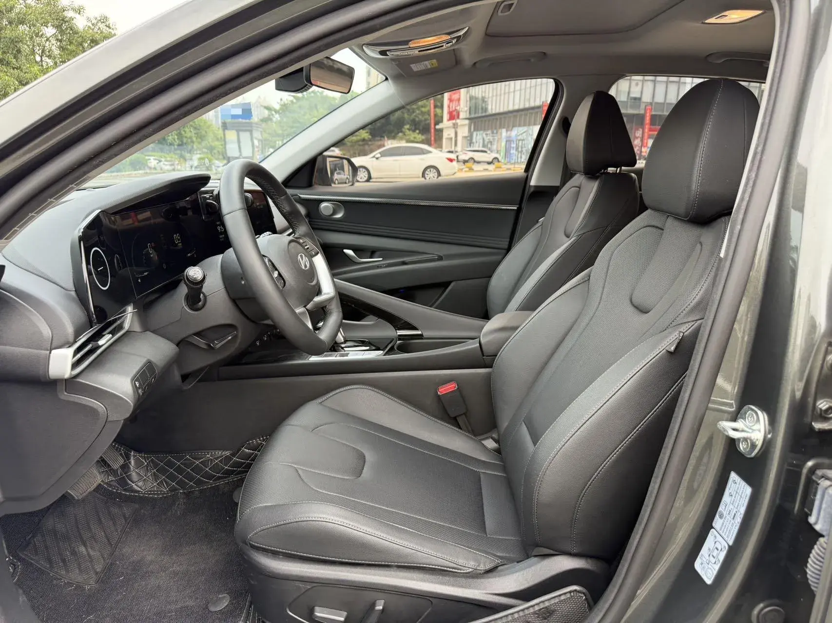 2022 HYUNDAI ELANTRA thumbnail 4