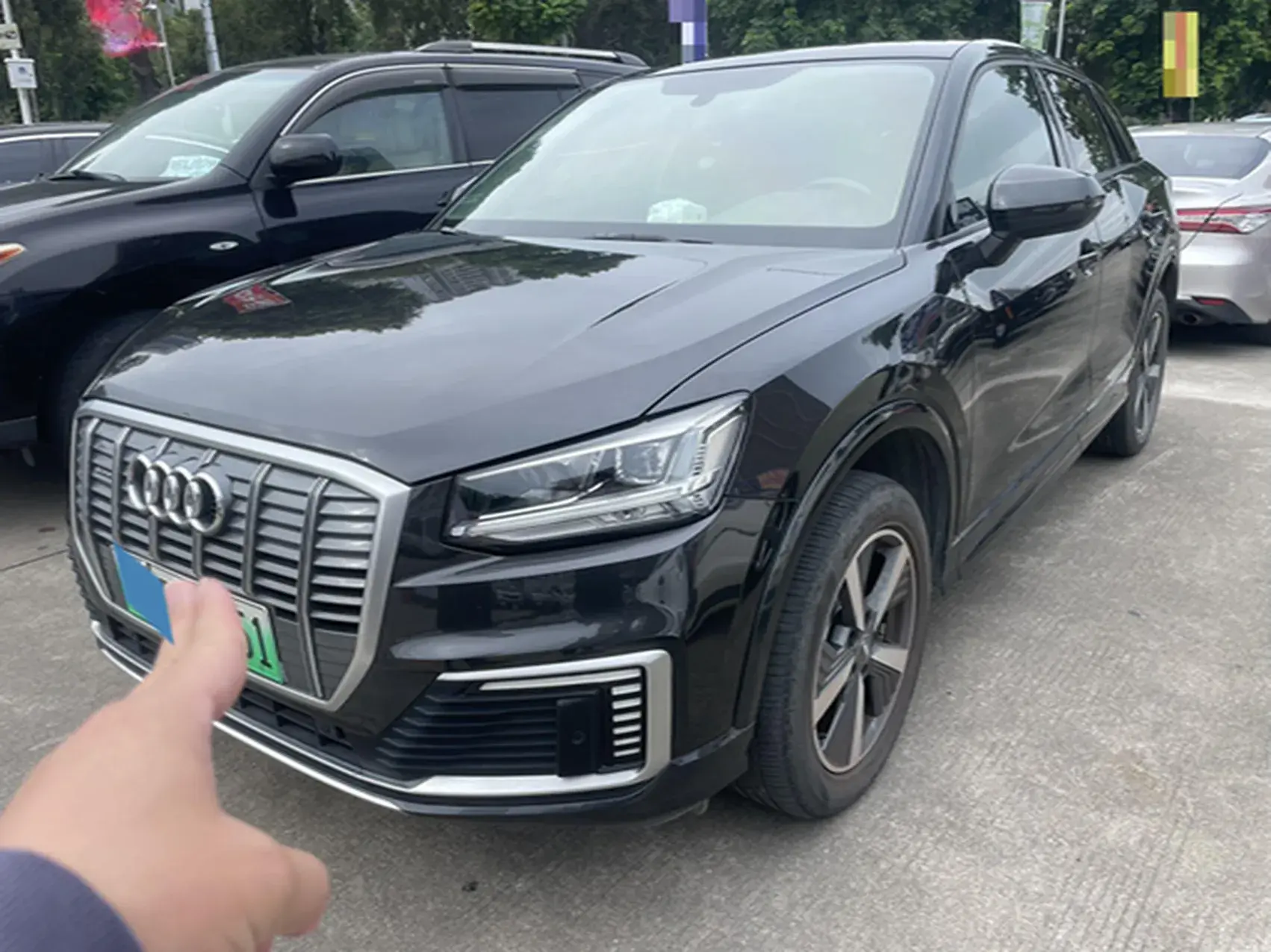 2019 AUDI Q2L view 1