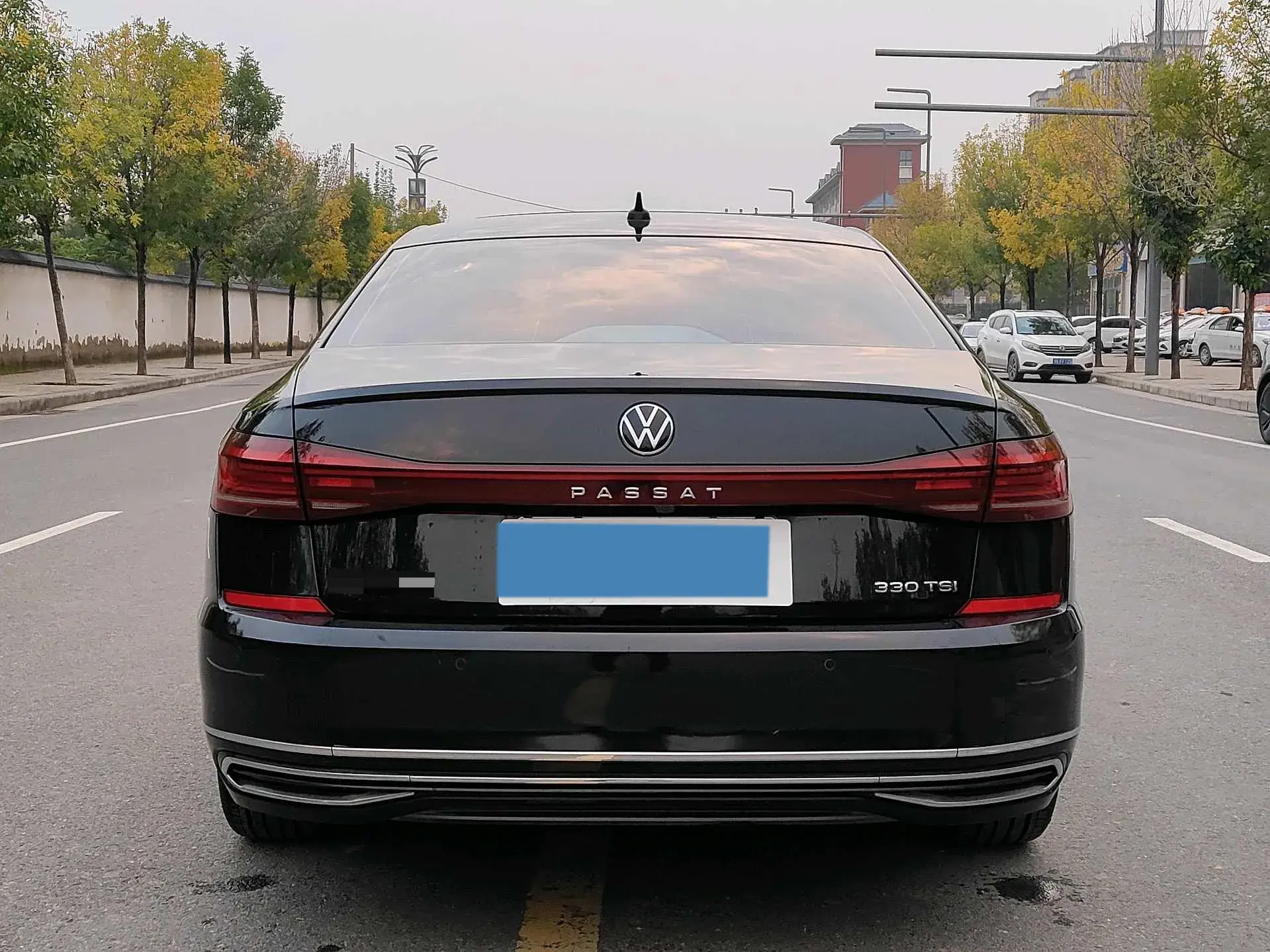 2022 VOLKSWAGEN PASSAT thumbnail 4